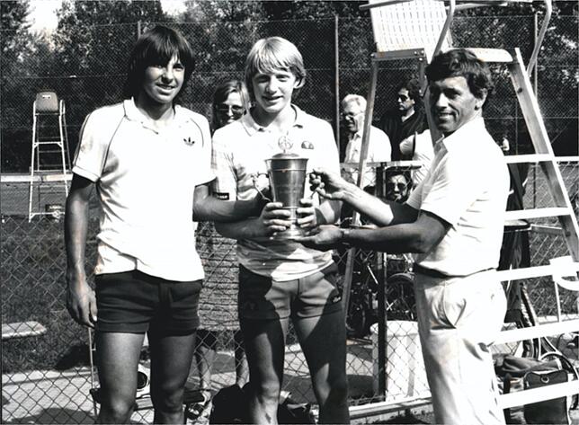 Boris Becker zusammen mit seinem Doppelpartner Udo Riglewski (links) im Jahr 1982 beim Reichle-Cup. Der Pokal wurde damals von ...