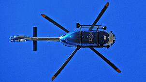 Die Polizei suchte unter anderem mit einem Hubschrauber nach einer vermissten Person in Überlingen.
