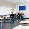 Probesitzen am Hochrhein-Gymnasium in Waldshut: Schulleiterin Mechthild Rövekamp-Zurhove (links) mit den Stundenplanern Heino Schoger, ...