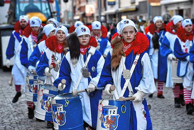 Bild 1: Fasnetmontag in Villingen: Bilder vom blau-weißen  Glonkiumzug