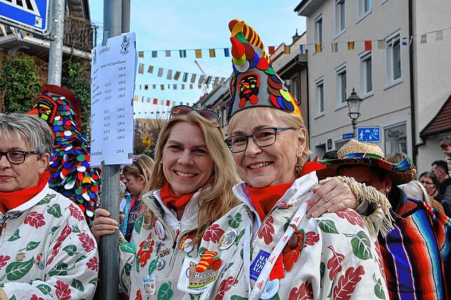 Bild 21: Beste Einblicke zum Narrenbaumsetzen in Markdorf – so feiert die Stadt!