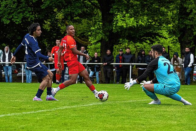 Bild 15: VfB Waldshut behält die Nerven am Elfmeterpunkt im Pokalfinale gegen FC Tiengen 08 &ndash; hier Fotos!