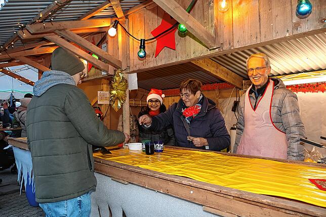 Bild 15: Immendinger Weihnachtsmarkt am Schloss begeistert die Besucher