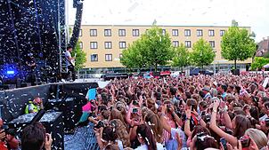 2019 fand das Hohentwielfestival schon mal auf dem Rathausplatz statt. (Archivbild) Aufgrund von Sparmaßnahmen ist der Platz dieses Jahr ...
