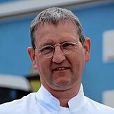 Heinz-Josef Diestel, Inhaber des Restaurants Staader Fährhaus und nebenbei Organisator des Staader Hafenfestes.