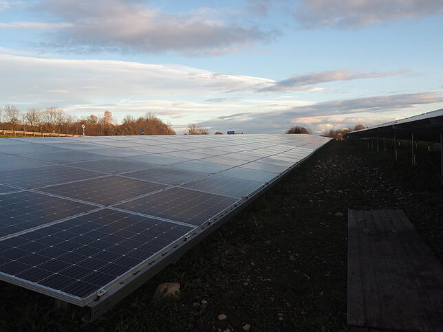 Der Solarpark Engen befindet sich am Ortausgang Richtung Aach zwischen der Autobahn 81 und der Bundesstraße 491. Verbaut wurden 2586 ...