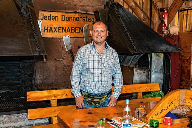 Silviu Sauer plant als Anbau eine Eventhütte.