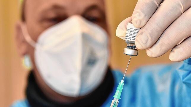 Die erste Spritze in der Mediclin-Seniorenresidenz wird im Januar aufgezogen: Die erste Dosis der Corona-Impfung hat es in der ...