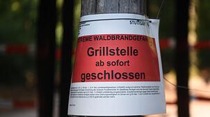 Die Gefahr von Waldbränden soll in Baden-Württemberg am Mittwoch in einigen Regionen auf den Maximalwert steigen.(Archiv)