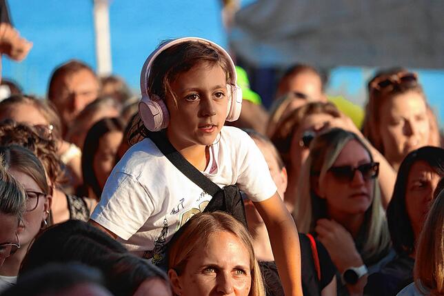 Bild 20: 1500 Fans feiern Sophia beim Sound Beach Festival