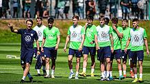 Trainer Niko Kovac (links) kommt mit seiner Mannschaft nach Donaueschingen. Eine Woche nach Ende des Trainingslagers geht es im ...