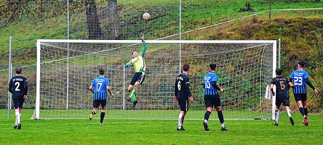 Bild 4: SV Buch besiegt die SG FC Wehr/Brennet in der Nachspielzeit mit 2:1 &ndash; und wir haben die Bilder!