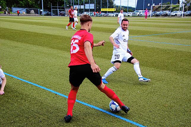 Bild 2: Die besten Bilder von der Bezirksliga-Partie SG Schwarzwald-Union gegen den TuS Bonndorf!