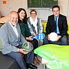 Sie ziehen an einem Strang, im Zimmer der Ganztagsbetreuung der Realschule sitzen von links Realschulrektor Egon Bäurer, ...