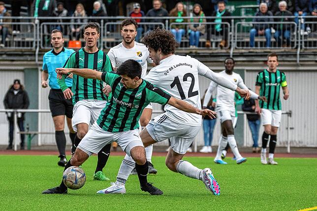 Bild 10: 1:1 im Hochrhein-Derby zwischen dem FC Zell und dem SV 08 Laufenburg &ndash; und wir haben Bilder!