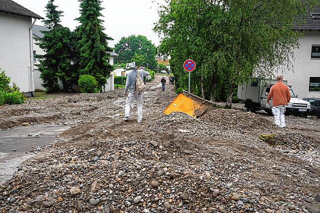 Bild 10: Schlammlawinen und eingesunkene Autos als Folgen: So schlimm wütete das Unwetter in den Gemeinden Küssaberg und Klettgau