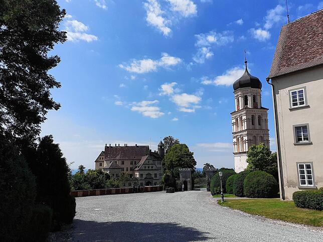 Schloss Heiligenberg mit Glockenturm