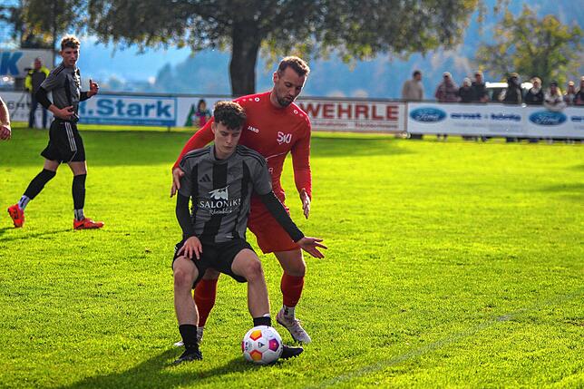 Bild 11: SV Jestetten gewinnt Kellerduell beim FC Hochrhein – und wir haben Bilder!