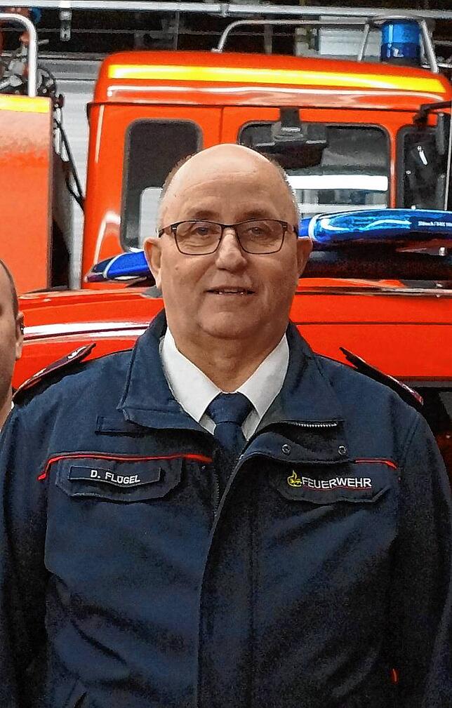 Dieter Flügel wurde für 50 Jahre in der Feuerwehr Waldshut-Tiengen geehrt.