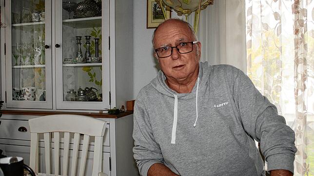 Karlheinz Fahlbusch vom Sozialverband VdK berät Betroffene und Angehörige, wie es gelingt, die Wohnung an veränderte Wohn-Bedürfnisse ...