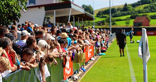 Bild 13: Leverkusen in Aasen! So war das erste Training des deutschen Meisters im Schwarzwald