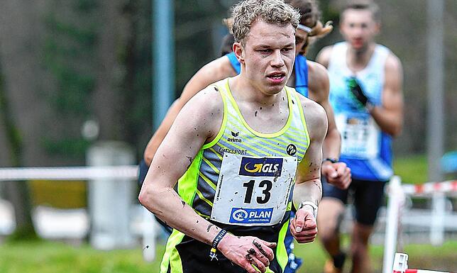 Schwerer Stand: Der ehemalige Hohenfelser Jonas Mutter, der jetzt für den LAC Freiburg startet, hatte im Lauf über 4400 Meter bei den ...