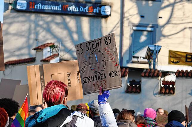 Bild 19: Demo vom Herosé-Park bis zum Stadtgarten: Konstanz geht auf die Straße – wir haben die Bilder!