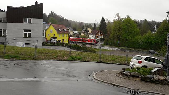 Das frühere "Andelfinger-Areal" zwischen Volksbank und Hotel "Adler" wird endlich bebaut. Bild: Siegfried Volk