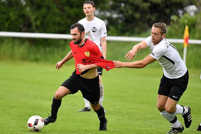 Bild 6: FSV Rheinfelden feiert Pflichtsieg gegen Schlusslicht FC Emmendingen – und wir haben die Bilder