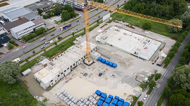 Die Zeit drängt: Ein Brachliegen der Baustelle für das Maxx-e-motion-Tagungszentrum über die Wintermonate droht das Fundament zu zerstören.