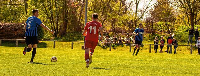 Bild 9: SG FC Wehr/Brennet und FC Wallbach der trennen sich im Derby ohne Tore &ndash; aber wir haben Bilder!