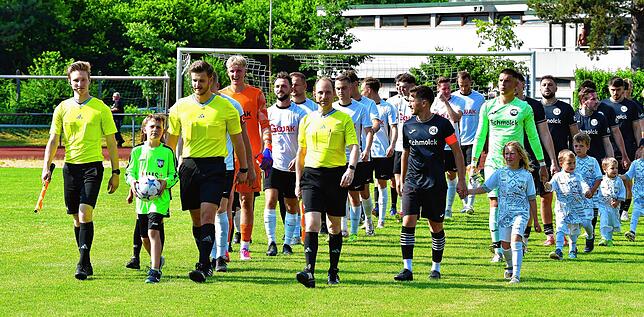 Bild 3: SG FC Wehr/Brennet unterliegt FC Emmendingen mit 0:4 – und wir haben Fotos! (Teil 2)