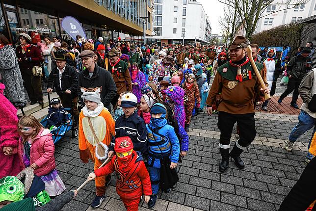 Bild 5: Bilder vom Kindernarrenbaum-Stellen in Radolfzell