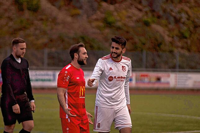 Bild 3: FC Schönau besiegt den FC Wallbach mit 2:1 &ndash; und wir haben Bilder!