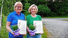Die beiden Geehrten von links: Christa Springindschmitten, rechts Beate Blum.