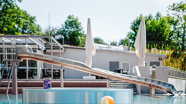 Mutmaßliche Belästigungen weiblicher Badegäste soll es vergangene Woche im Freibad Tiengen gegeben haben. Die Stadtwerke ...