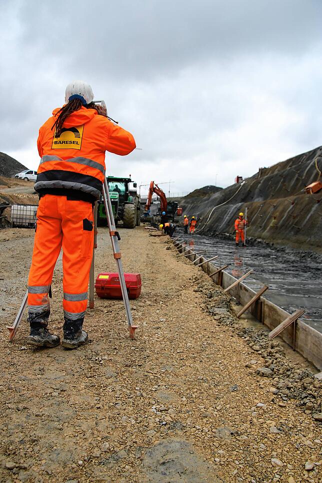 Bild 2: Kommen Sie mit auf die B31-neu-Baustelle und lernen Sie in Videos und Bildern die Menschen kennen, die für uns die Bundesstraße bauen