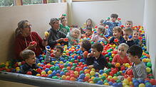 Im Kindergarten Buch können sich die Kinder über genügend Platz freuen. Auch die erforderlichen Fachkräfte stehen zur Verfügung (von ...