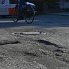 Der Zustand der Owinger Straße ist schlecht. Durch die Zusatzbelastung der Baustellen und Umleitungen ist der Straßenbelag marode.