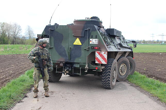 Bild 3: Sprengfallen, Medizinverkäufer und Bewaffnete in Aasen: Das erlebt die Bundeswehr bei ihrer Übung