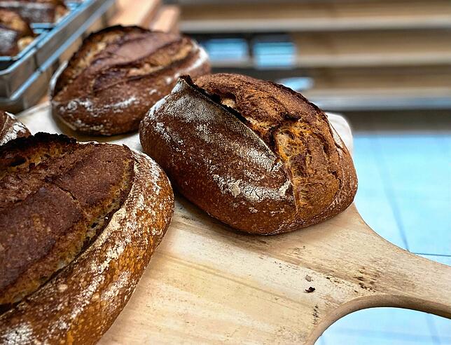 So sieht das Natursauerteigbrot von Brotalgut aus.