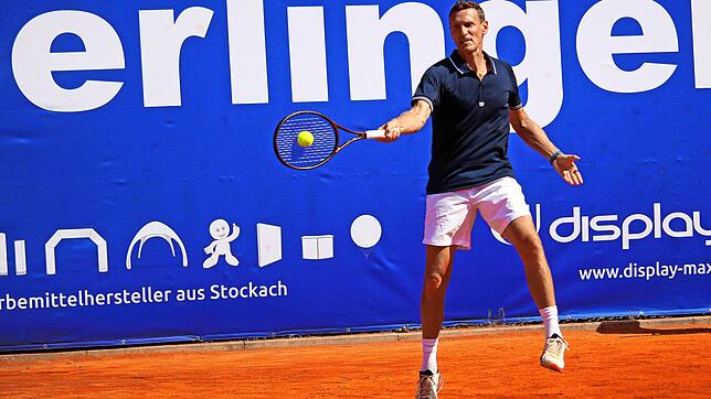 Patrik Kühnen (hier 2023 bei einem Training mit SÜDKURIER-Gewinnern bei den Überlingen Open) freut sich schon jetzt auf das ...