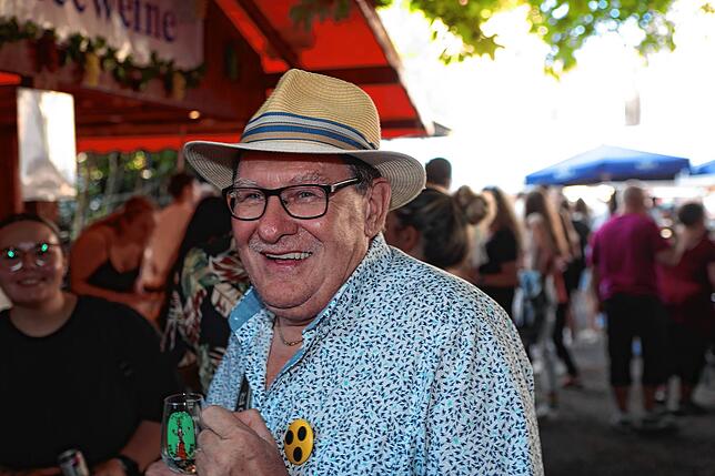 Bild 15: Bilder vom Weinfest Konstanz 2024: Feiern auf dem Stephansplatz