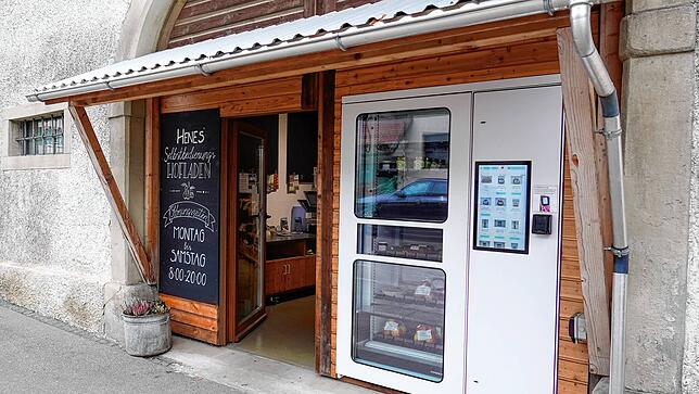 Der Hofladen mit Selbstbedienung vom Obsthof Henes in Lottstetten.
