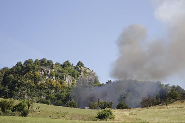 Bild 11: Bilder vom Brand eines Hof-Gebäudes auf dem Hohentwiel