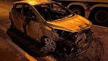 Ein Auto brennt im Tunnel Oberwil-Lieli im Kanton Aargau komplett aus.