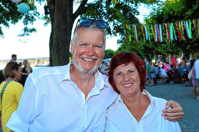 Bild 3: Seenachtfest 2024: Bald beginnt das große Feuerwerk und die Besucher strömen ans Bodenseeufer
