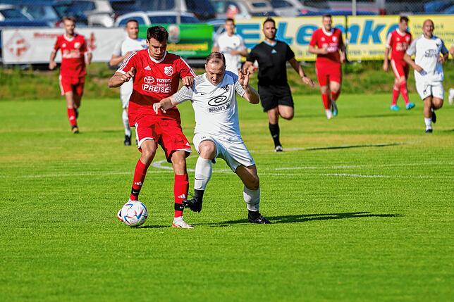 Bild 44: SV Eggingen und TuS Stetten II trennen sich 2:2 im ersten Abstiegsspiel – und wir haben Fotos!