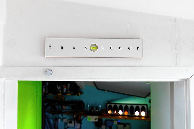 Auch ein guter Haussegen ist beim Ehepaar wichtig.
