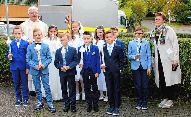 Zehn Kinder aus Obersäckingen feierten in der katholischen Kirche Sankt Martin in Obersäckingen das Fest der ersten heiligen Kommunion. ...